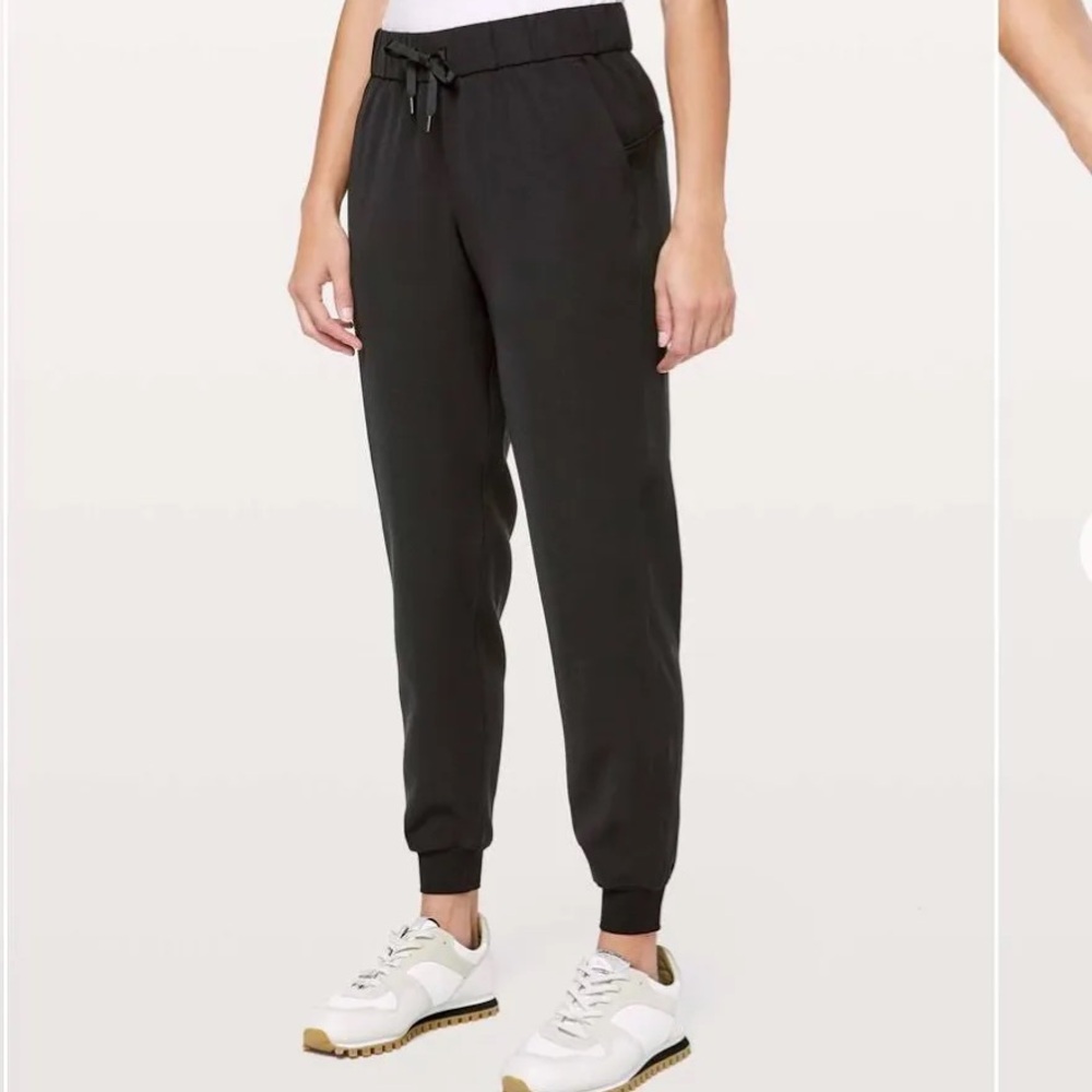 Lululemon On the Fly Joggers